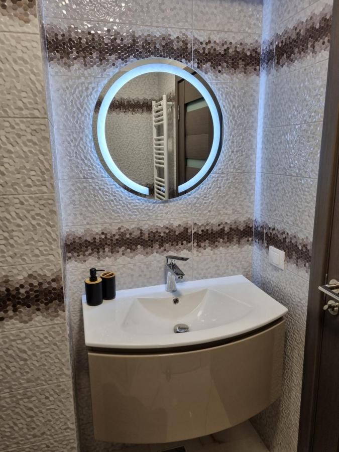 Luxury Apartments Bacău Eksteriør billede